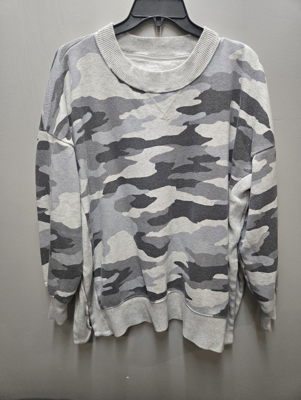 Aerie Gray Camo Crewneck Pullover Sweatshirt Womens Medium Oversized